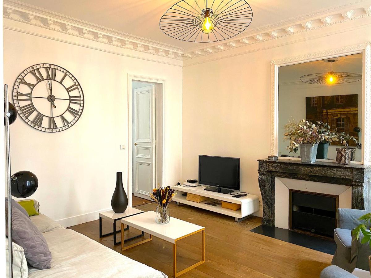 Real Parisian Apartment With 2 Bedrooms And Ac Exterior photo